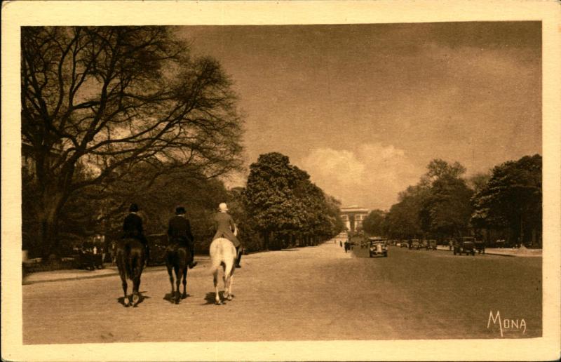 PARIS FRANCE, L'Avenue Foch, Horses, Vintage Postcard FR991728