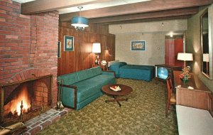 Deluxe Bedroom Sheraton Building Green Motor Inn Andover Massachusetts Postcard