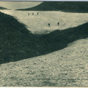 Ishikari Mountains, Hokkaido, Japan Snow Field Hiking Mount Hokkaidake South A55