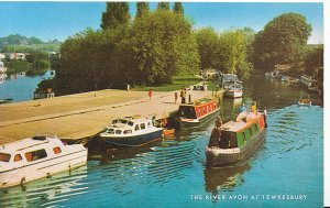 Gloucestershire Postcard - The River Avon at Tewkesbury    U4398