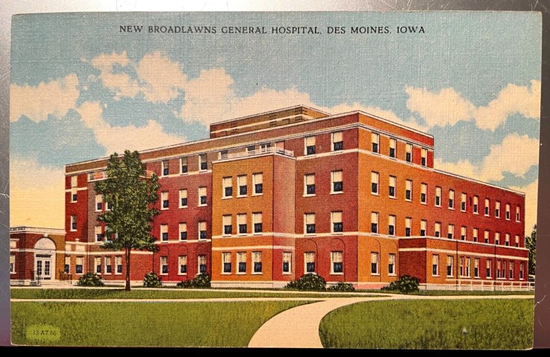 Vintage Postcard 1930-1945 Broadlawn General Hospital, Des Moines, Iowa (IA)