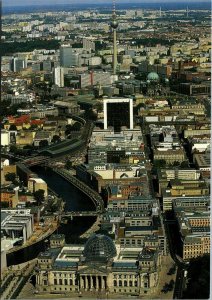 Germany Postcard - Reichstag Mit Blick Auf Neue Mitte, Berlin  RRR256