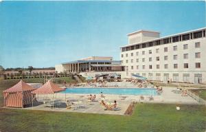 Oak Brook Illinois~Drake OakBrook Resort Hotel~People @ Swimming Pool~1960s Pc