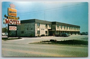 Grand Island Nebraska~Best Western~Island Inn Motel~Sauna Bath~Vintage Postcard
