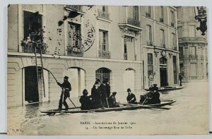 Paris Inondations de Janvier 1910 Un Sauvetage Rue de Lille Flood Postcard L13