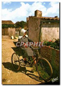 Postcard Modern Velo cylce The grandmother tricycle