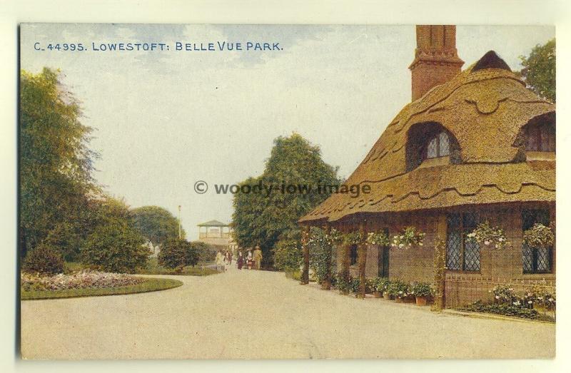 tp6761 - Suffolk - Lovely Thatched Cottage, BelleVue Park, Lowestoft -  Postcard 