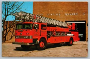 Fire Truck Engine - Fireman Postcard - Memphis - Tennessee - Fire Station #17