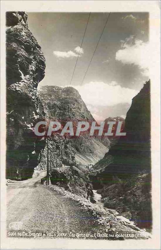 Postcard Modern Gorges and its Arete Lessi�res
