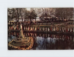 M-125223 Procession around the St Mary's Lake Trois-Rivières Canada