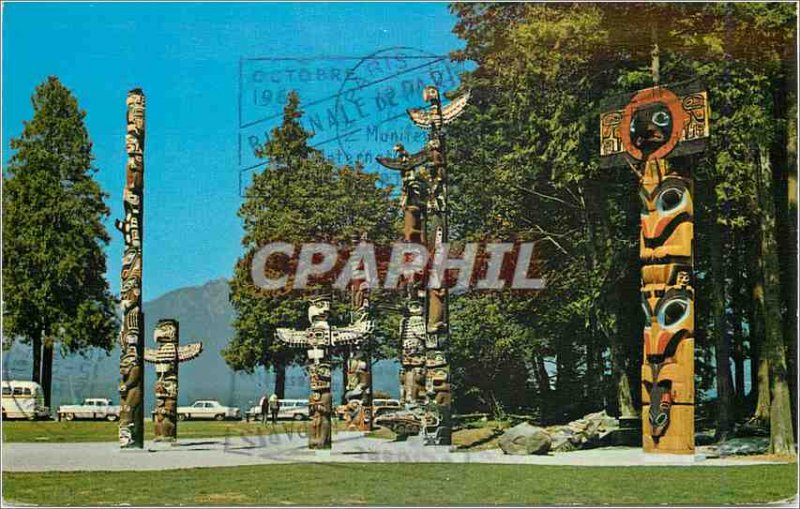 Postcard Modern Canada Vancouver Stanley Park Totem Poles Indian Indian