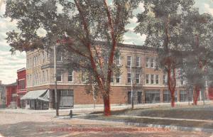 Cedar Rapids Iowa Business College Street View Antique Postcard K30114 