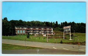 WOODSTOCK, New Brunswick Canada ~ WANDLYN MOTOR INN c1960s Roadside Postcard