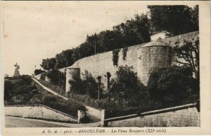 CPA Angouleme- Les Vieux Remparts FRANCE (1073578)