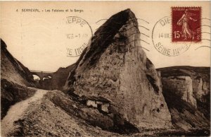 CPA BERNEVAL - Les Falaises et la Gorge (199590)