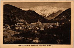 CPA DIGNE-les-BAINS et le Massif des Trois-Eveches (683516)