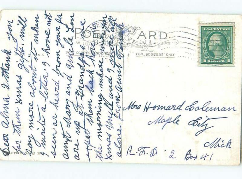 Pre-Linen New Year BLOWING HORN WHILE WALKING AB2393