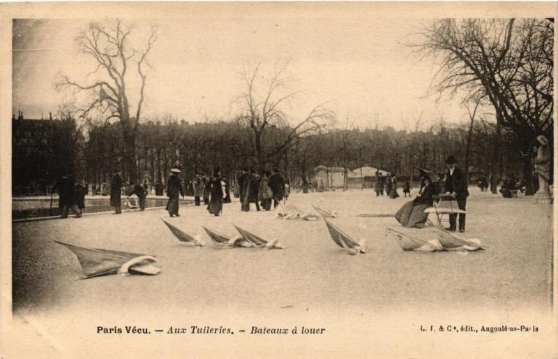 CPA AK PARIS Vécu. Aux Tuileries Bateaux a louer (673046)