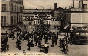 CPA Env. d'ANGOULEME - Rouelle - La Sortie des Ouvriers (519097)