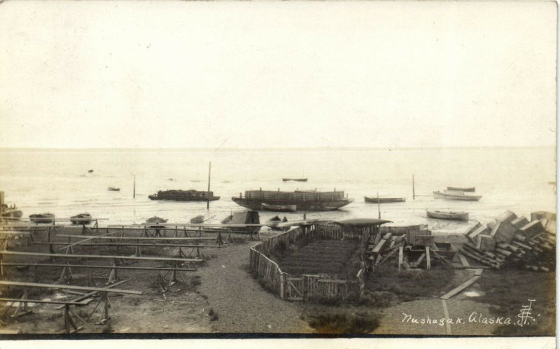 PC CPA U.S. ALASKA,BEACH SCENE, VINTAGE REAL PHOTO POSTCARD (b4495)