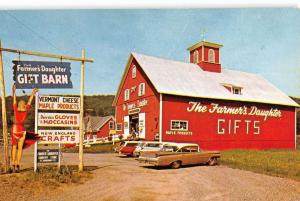 St Johnsbury Vermont Farmers Daughter Street View Vintage Postcard K95954