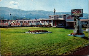 Vtg Kamloops British Columbia Four Seasons Motel Chrome View Postcard