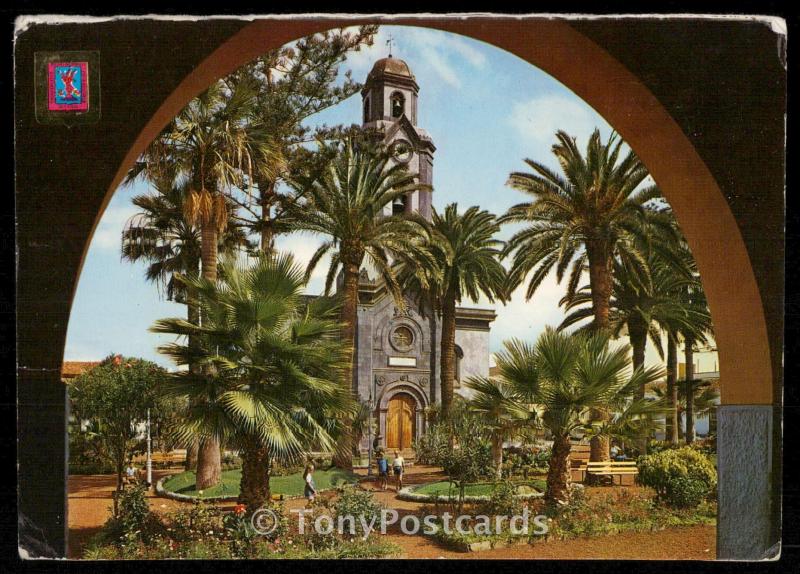 Puerto De La Cruz - Iglesia y Plaza de Ntra. Sra. de la Pena de Francia