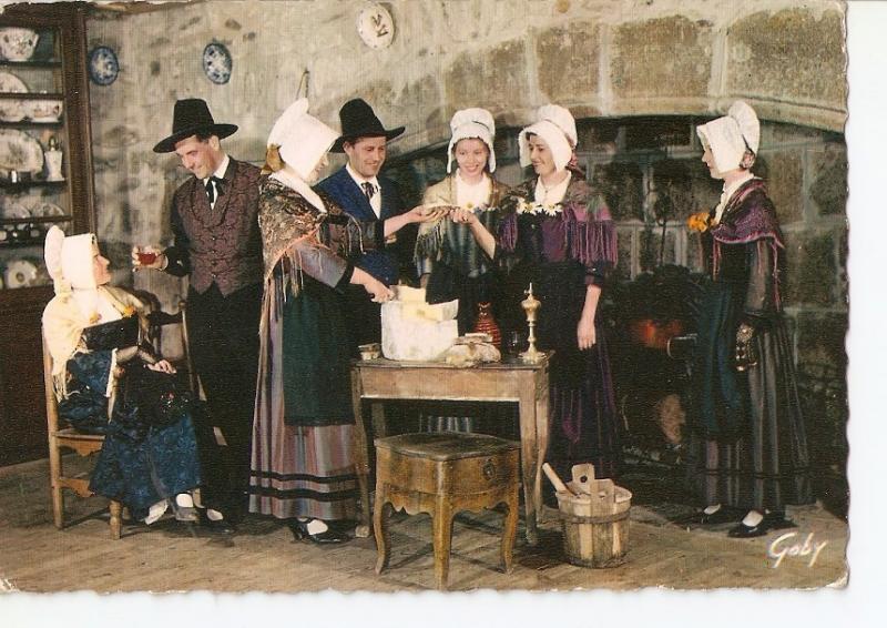 Postal 025283 : Groupe folklorique de la Haute-Auvergne Folklore de France