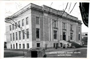 RPPC - Aitkin, Minnesota - A view of the Aitkin County Court House - 1984