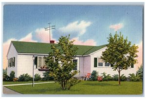 Misquamicut Rhode Island RI Postcard Sisco's Guest House Exterior Scene c1940's