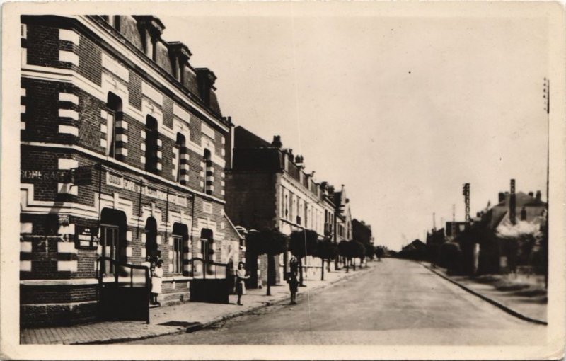 CPA BAPAUME-Avenue de la République (45665)