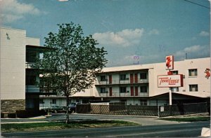 Travel Lodge Des Moines Iowa Postcard PC460