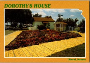 Continental Postcard Dorothy's House Liberal, Kansas Wizard of Oz CE16
