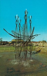 Canada Edmonton Alberta The Canadian Goose Fountain Vintage Postcard 07.64