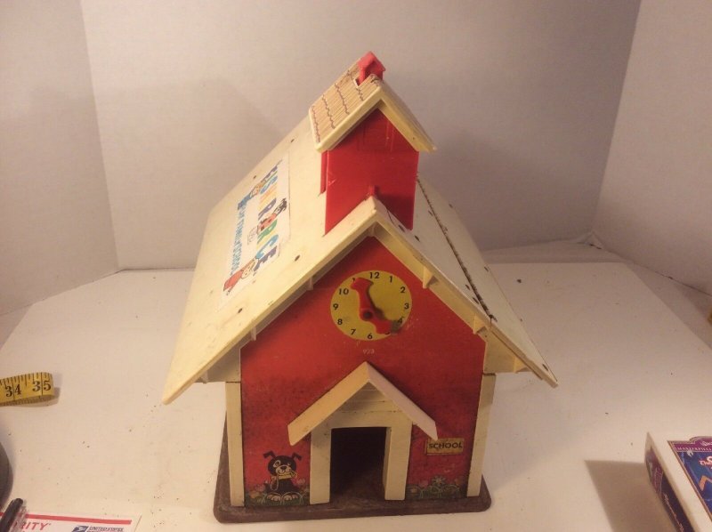 VINTAGE TOY 1971 FISHER PRICE SCHOOL HOUSE