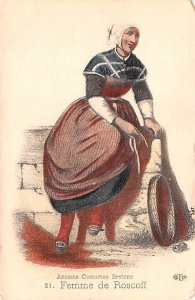 Femme de Roscoff Postcard