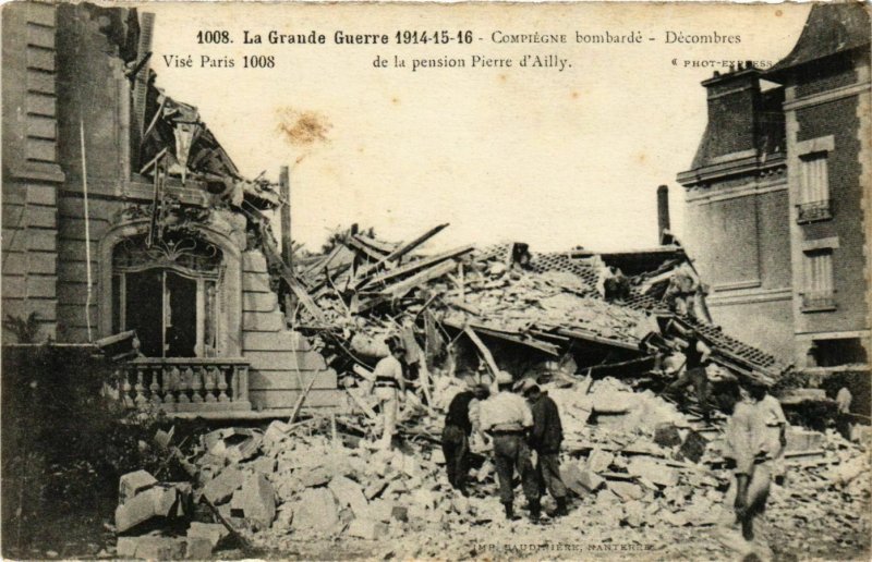 CPA AK COMPIEGNE bombardé Décombes de la pension Pierre d'Ailly (864982)