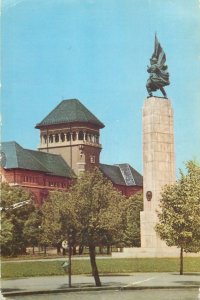 Romania Bucuresti Monumentul Ostasului Sovietic Postcard