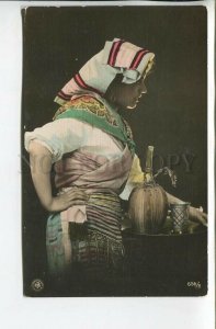 462445 ITALY Girl Seller of Wine Vintage postcard NPG