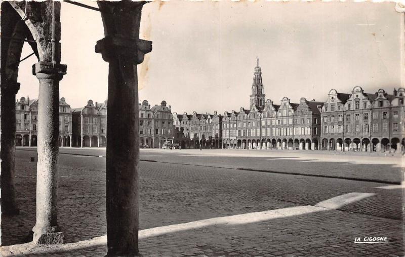 BR39268 Arras la grande place france