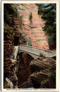 Postcard NY Watkins Glen - Sentry Bridge and Upper end of Tunnel