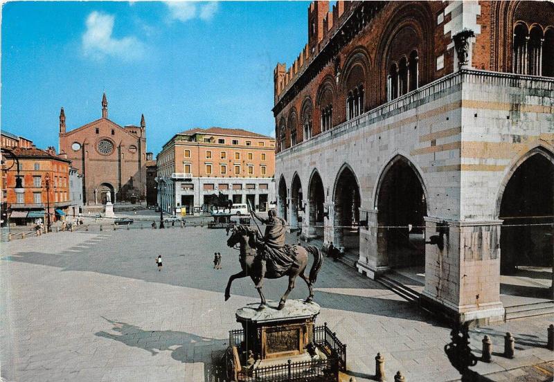 BG11428 piacenza piazza cavalli   italy