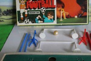 BLOW FOOTBALL VINTAGE INGHAM DAY BOXED 1960/70'S