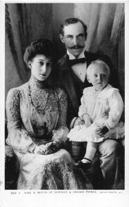 L521 Royalty Norway King Queen and child 1907 RPPC vintage postcard