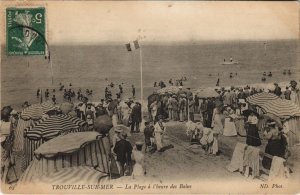 CPA TROUVILLE-sur-MER La Plage a l'Heure des Bains (1228063)