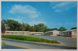 Bristol Virginia STARTDUST MOTEL Roadside America on Highway 11 Postcard M2