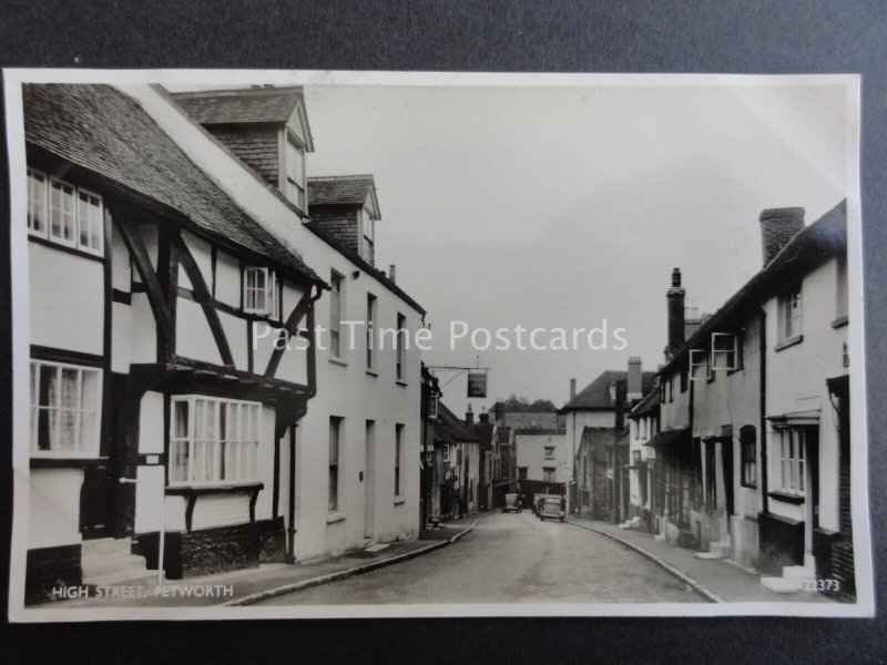 Sussex PETWORTH High Street QUEENS HEAD INN c1950's Old RP Postcard by J. Salmon