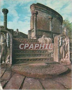 Postcard Modern G 134 moonstone and guardstone ruins of Polonnaruwa (Sri Lanka)