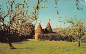 uk8776 oast houses kent uk