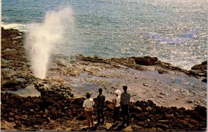 VINTAGE POSTCARD SPOUTING HORN AT THE VOLCANIC LAVA TUBE OCEAN KAUAI HAWAII 1974